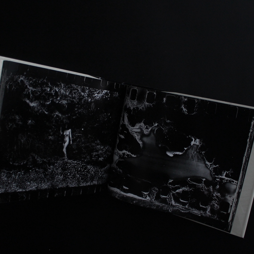 荒木経惟 Nobuyoshi Araki: Self, Life, Death Amazon.com: Nobuyoshi Araki: Self, Life, Death: 9780714861166