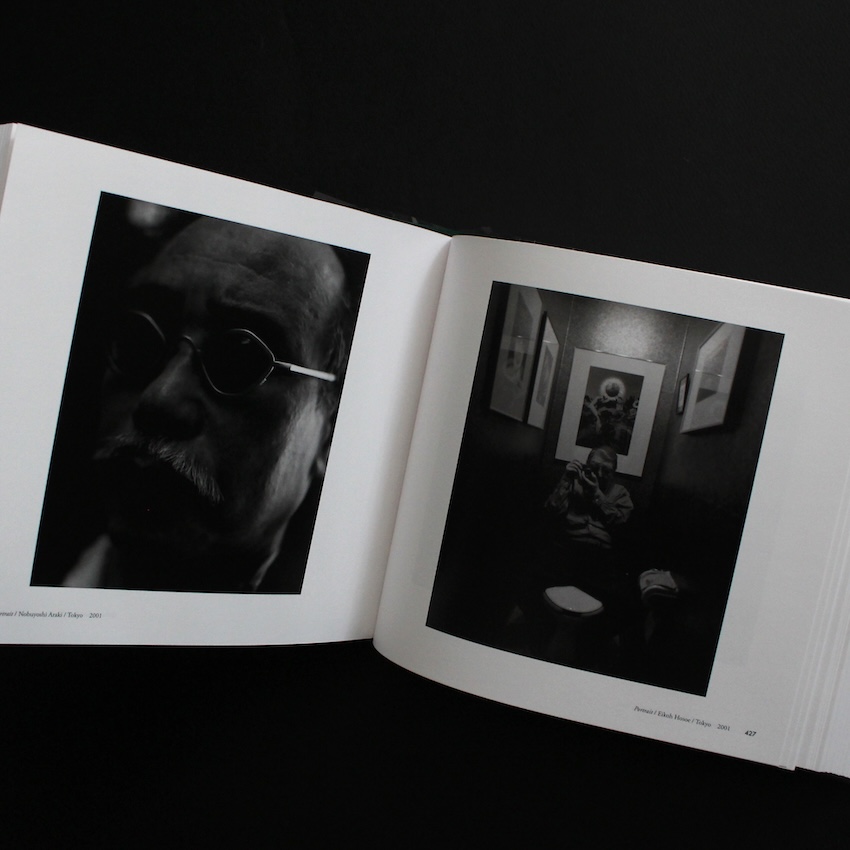 いつも世界は遠く、/ From the Hip（Signed Postcard） - 上田 義彦