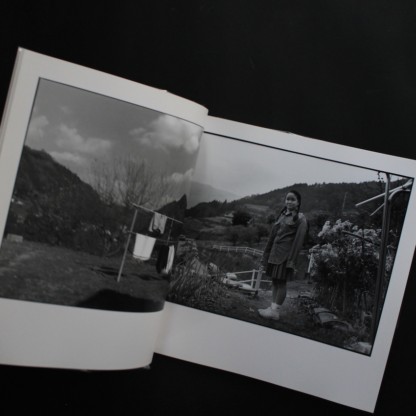 里山の肖像 / The Portraits of Satoyama（Signed） - 立木 義浩
