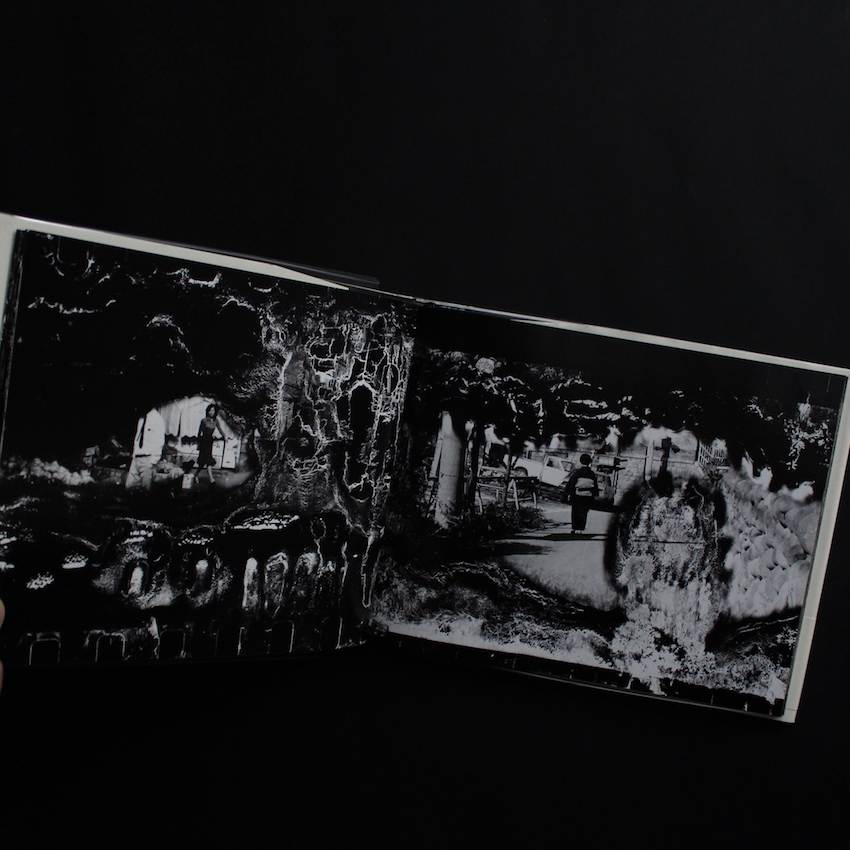 死現実 / Death Reality（With OBI） - 荒木 経惟 / Nobuyoshi Araki