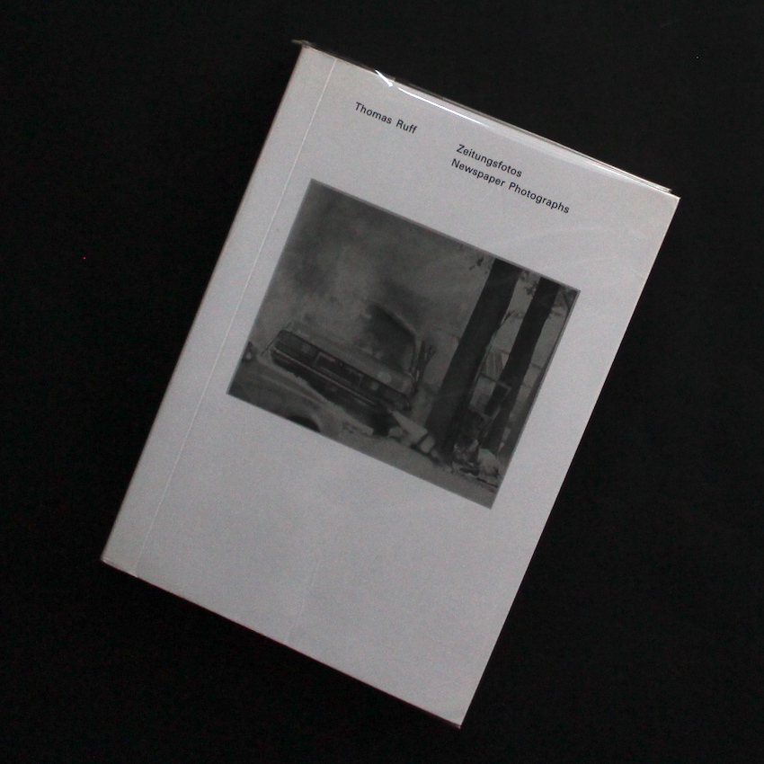 Thomas Ruff / Zeitungsfotos / Newspaper Photographs