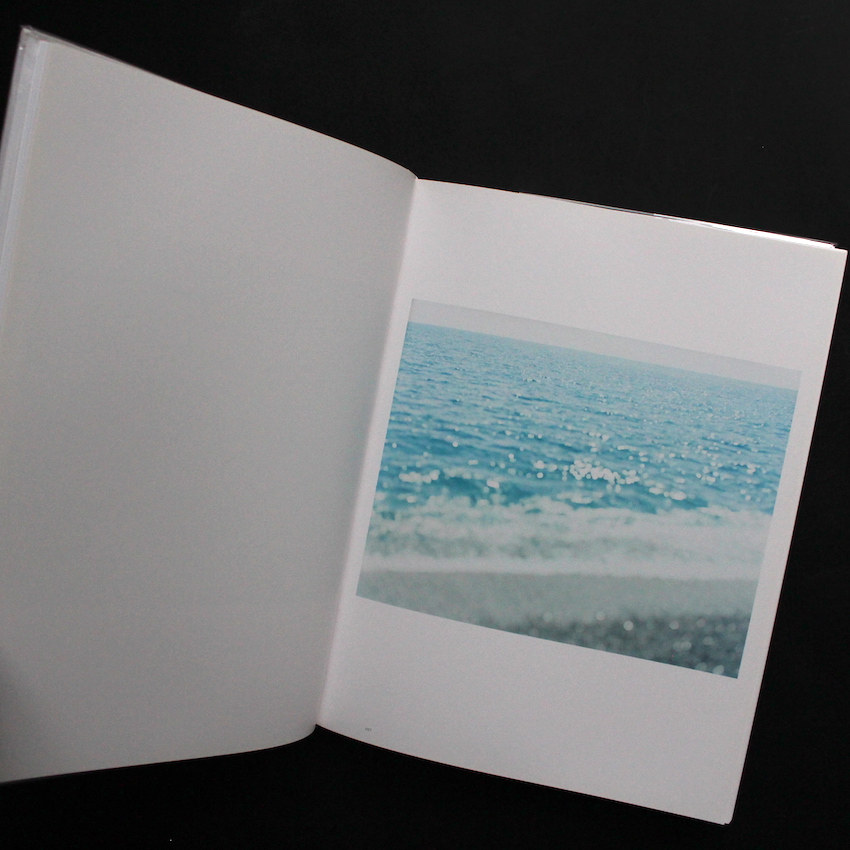 意識の流れ / Stream of Consciousness（White Cover, Signed） - 鈴木